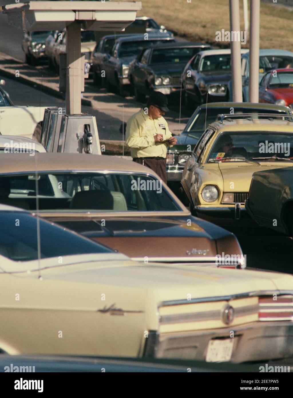 La crisi del gas nel 1976. Le stazioni di riempimento trovato Fairfax, virginia fotografia di Dennis Brack Foto Stock