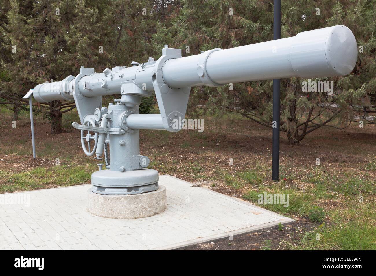 Sevastopol, Crimea, Russia - 28 luglio 2020: Nave stereo gamma Finder DM-6 nell'esposizione del complesso memoriale Sapun Mountain nella città eroe di Foto Stock