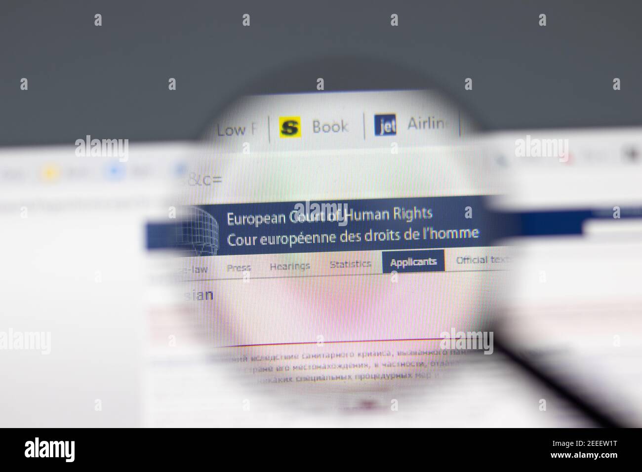 New York, USA - 15 febbraio 2021: Sito web della Corte europea dei diritti umani della CEDU in un browser con logo aziendale, editoriale illustrativo Foto Stock