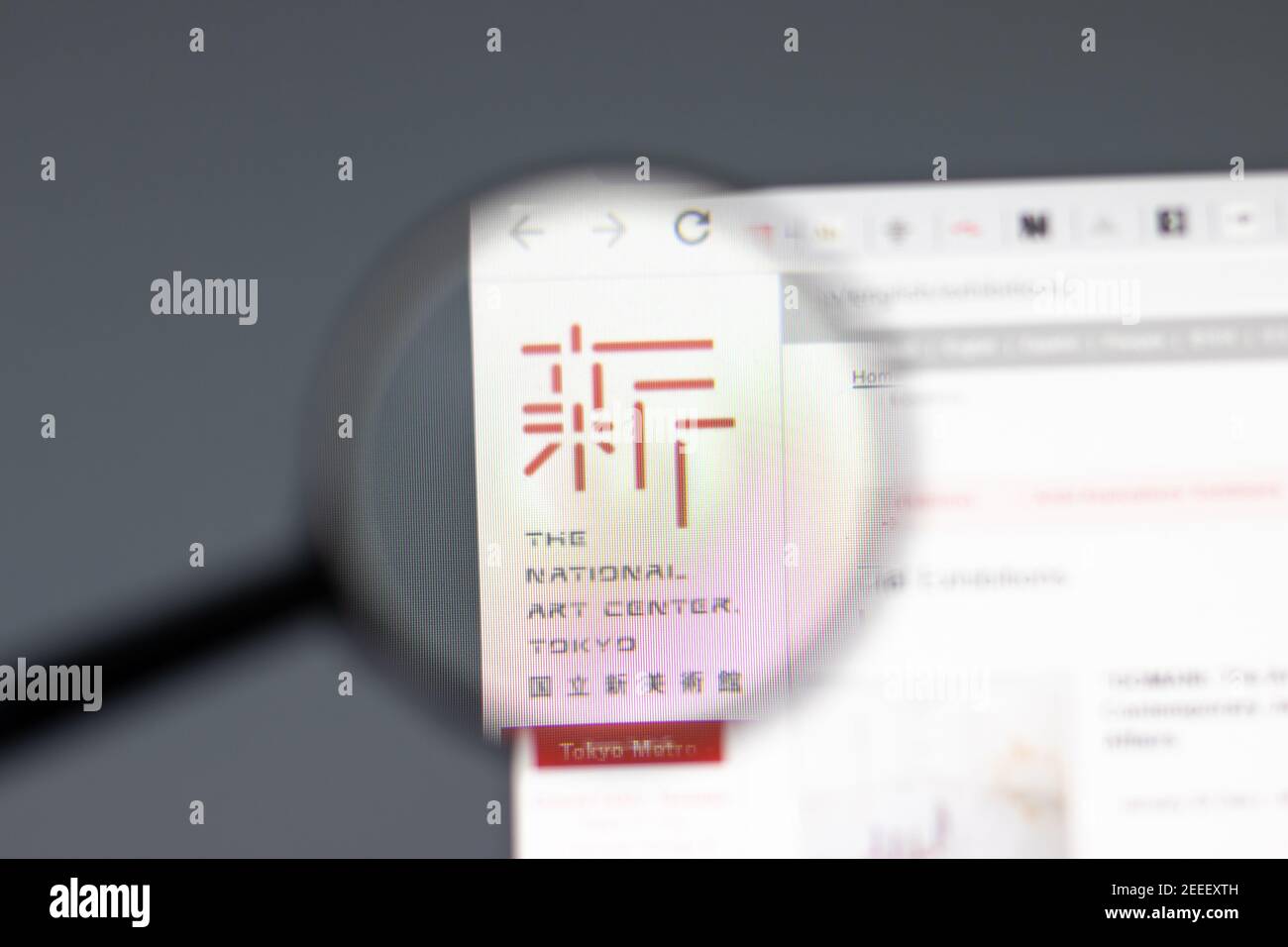 New York, USA - 15 Febbraio 2021: Il sito del National Art Center Tokyo in un browser con logo aziendale, Editoriale illustrativo Foto Stock
