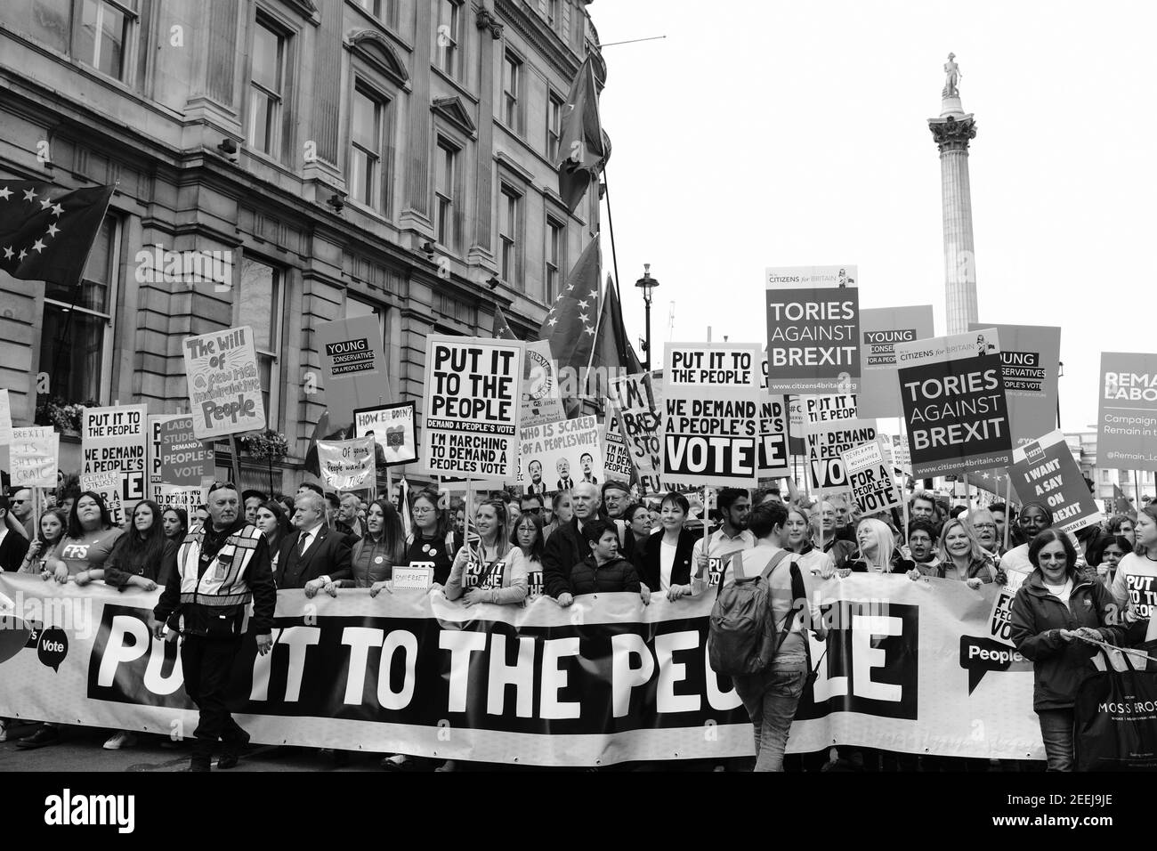 LONDRA - 23 MARZO 2019: I manifestanti attraversano Londra chiedendo ai popoli di votare per un secondo referendum europeo. Foto Stock