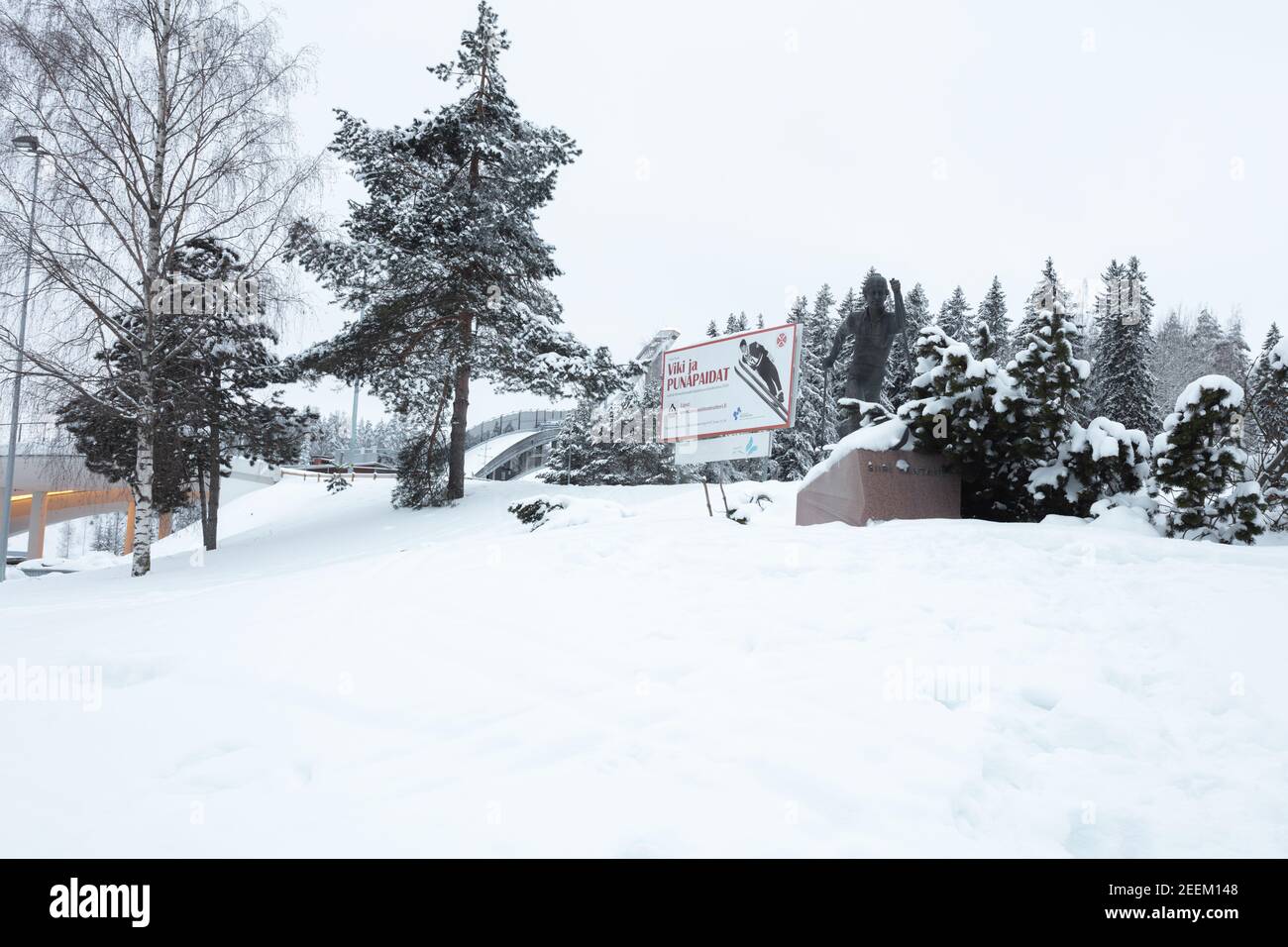 Lahti, Finlandia, 14 febbraio 2021 Sci, trampolino di lancio dello stadio sportivo. Vista invernale. Foto di alta qualità Foto Stock