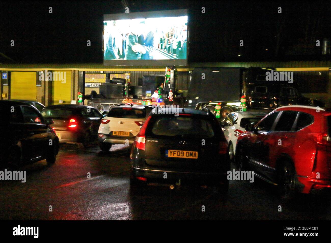 Cinema drive-in di notte, Mytholmroyd Foto Stock