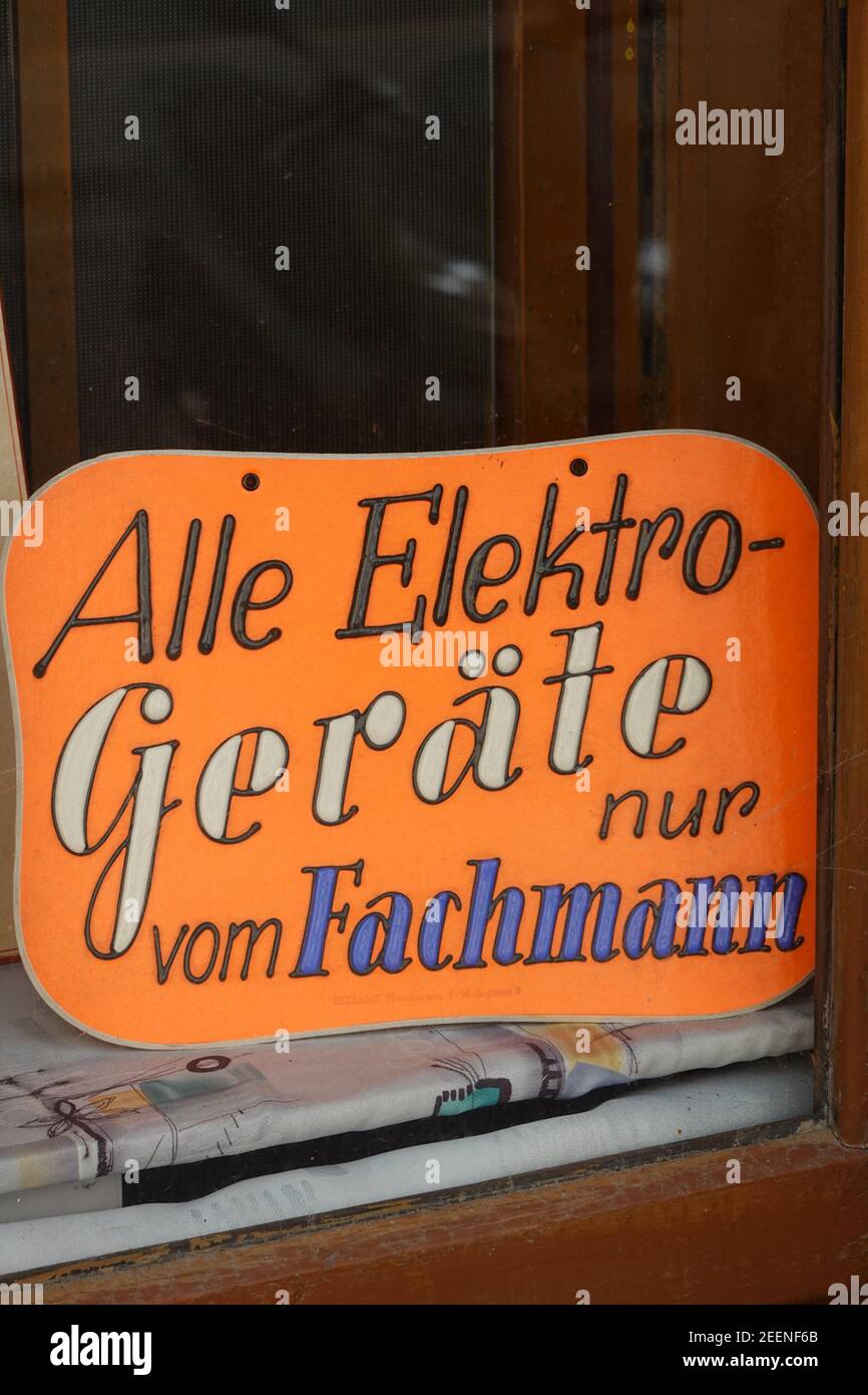 Wien, Elektrogeräte, altes Werbeschild Foto Stock