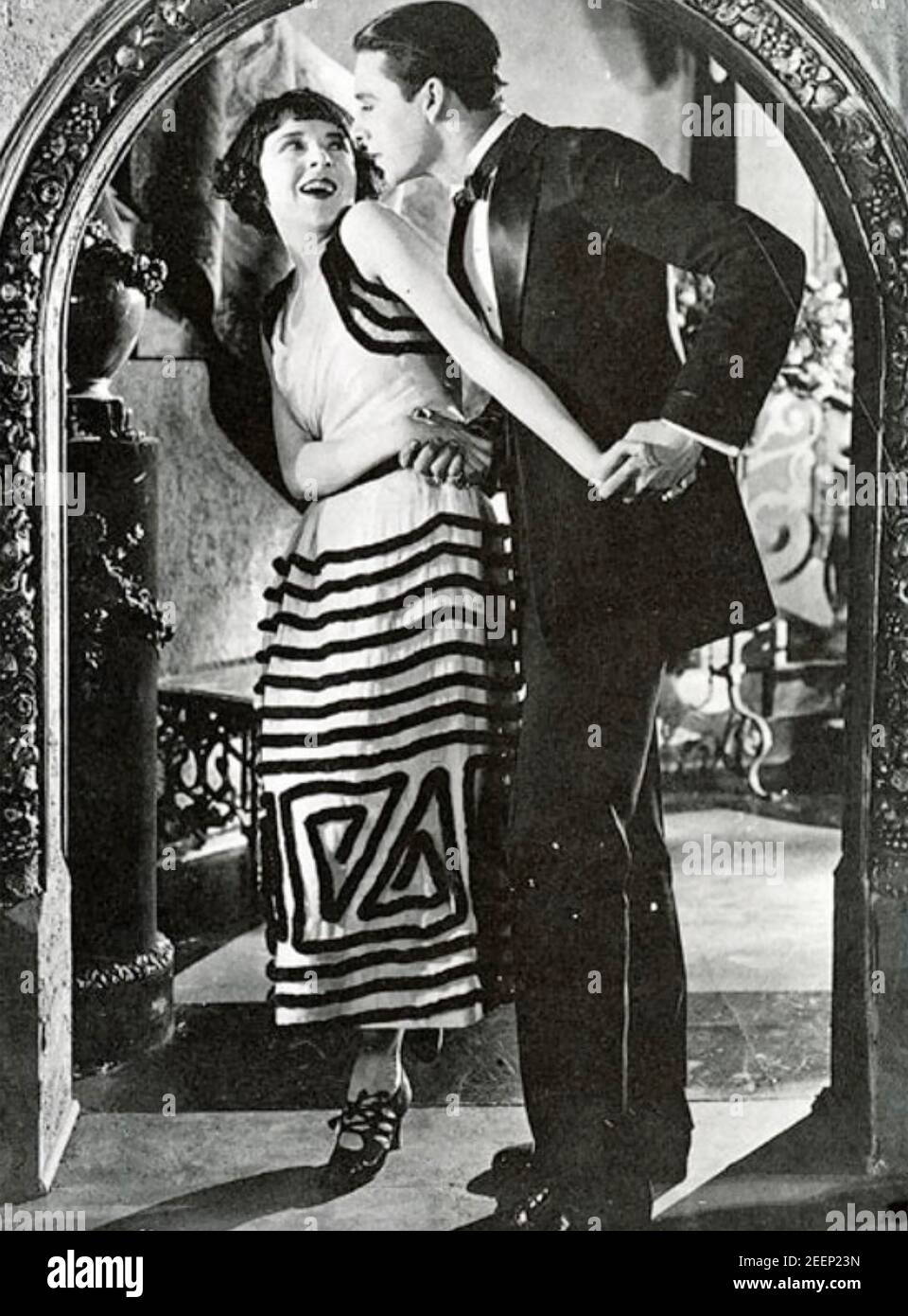 FIAMMEGGIANTE GIOVANE 1923 associato primo film nazionale silenzioso con Colleen Moore e Milton Stills Foto Stock