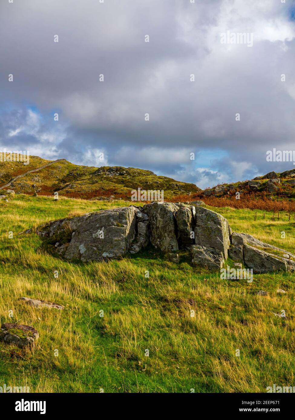 Paesaggio montano con formazioni rocciose a Gellfechan vicino a Barmouth in Gwynedd North West Wales UK vicino alla famosa passeggiata Panorama. Foto Stock