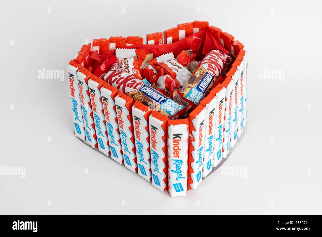 Ferrero kinder immagini e fotografie stock ad alta risoluzione - Alamy