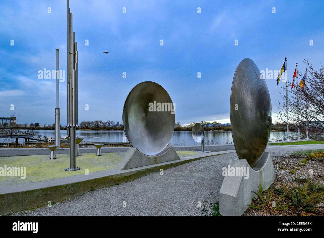 Riproduzione inclusa, dischi di amplificazione del suono, Middle Arm Waterfront Greenway, Richmond, British Columbia, Canada Foto Stock