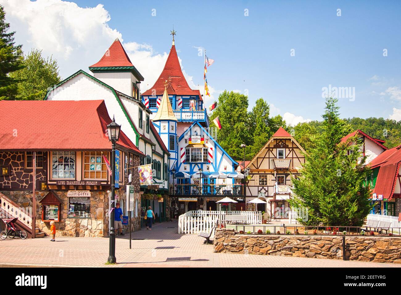 Helen centro in Georgia USA durante un pomeriggio estivo Foto Stock