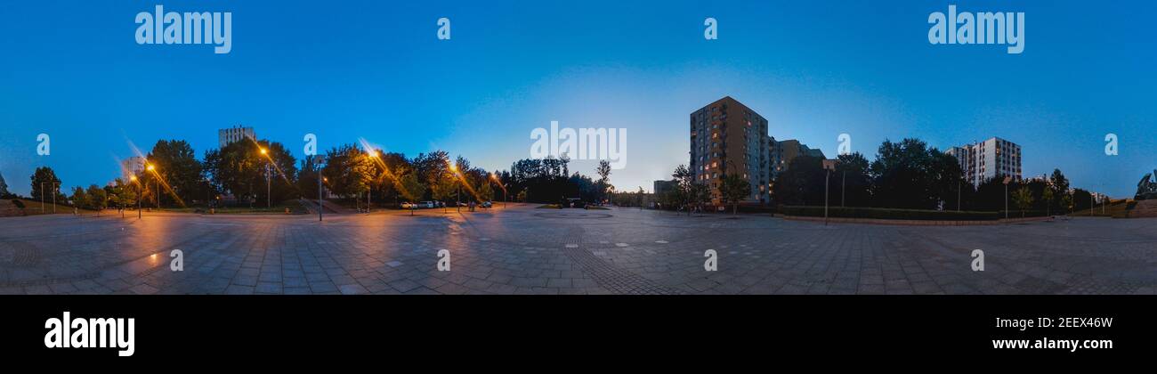 Katowice panorama sferico all'ora blu con le luci Foto Stock