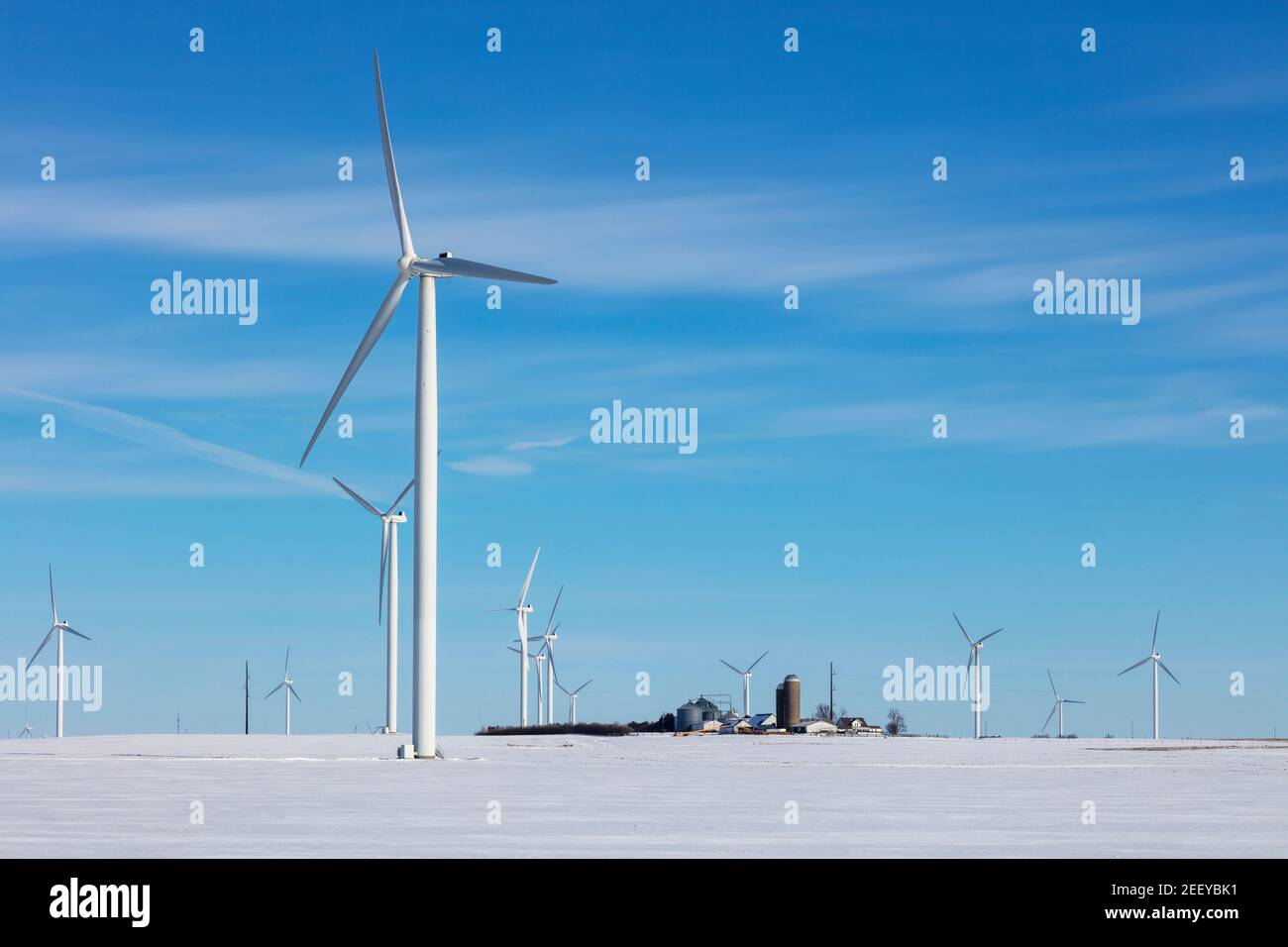 Turbina eolica, rurale, regione agricola, Inverno, Indiana meridionale, Stati Uniti, di James D Coppinger/Dembinsky Photo Assoc Foto Stock