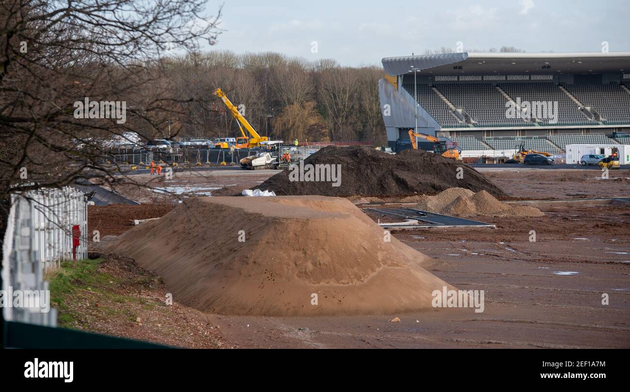 Perry Barr, Birmingham, Regno Unito, 16 febbraio 2021: Continuano i lavori per riorganizzare la sede principale dei Commonwealth Games 2022. Credit: Ryan Underwood / Alamy Live News Foto Stock