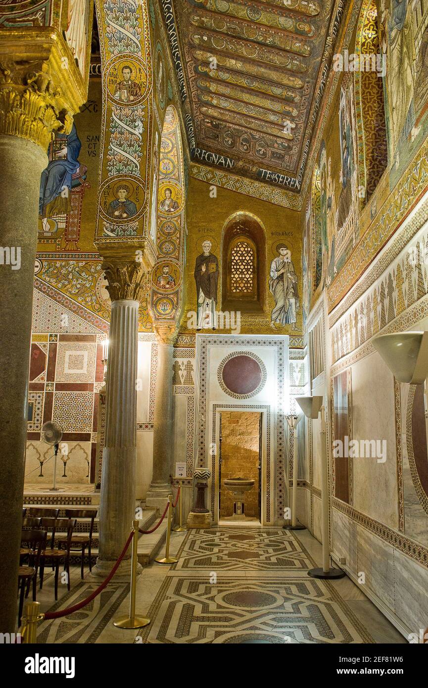 Europa, Italia, Sicilia, Palermo, Palazzo Normanno, Palazzo reale, Palazzo del Parlamento della Regione Sicilia. Cappella Palatina riccamente adornata con Byz Foto Stock