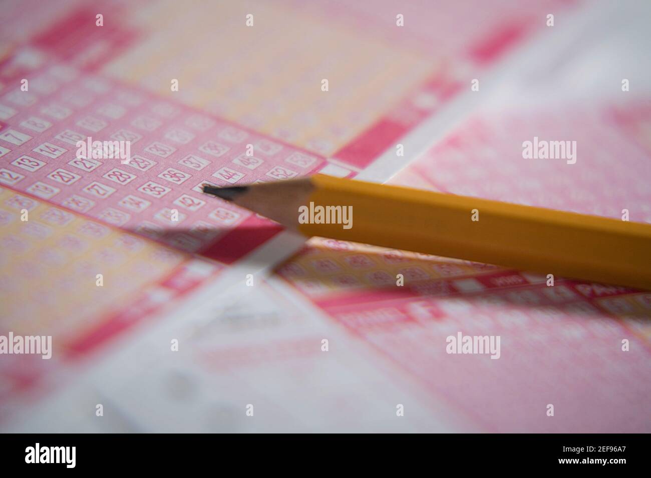 Primo piano di una matita su un grafico Foto Stock