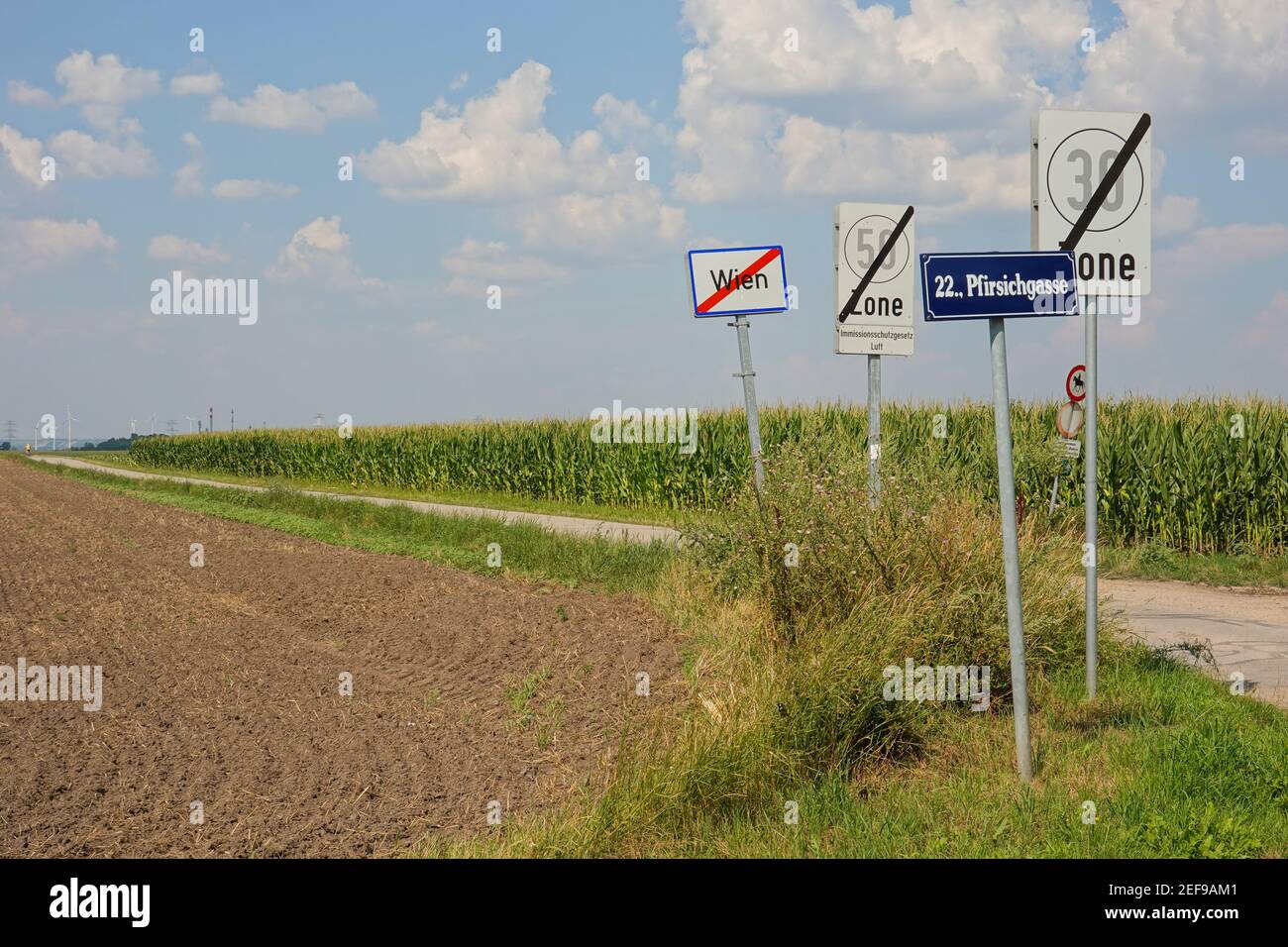 Wien, Stadtgrenze bei Aspern, Pfirsichgasse Foto Stock