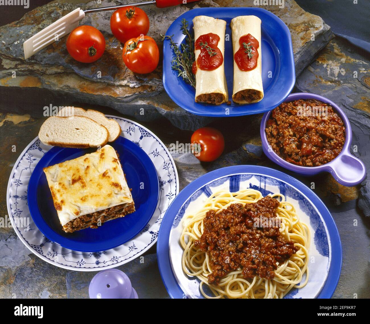 Vista ad alto angolo di diversi tipi di pasta Foto Stock