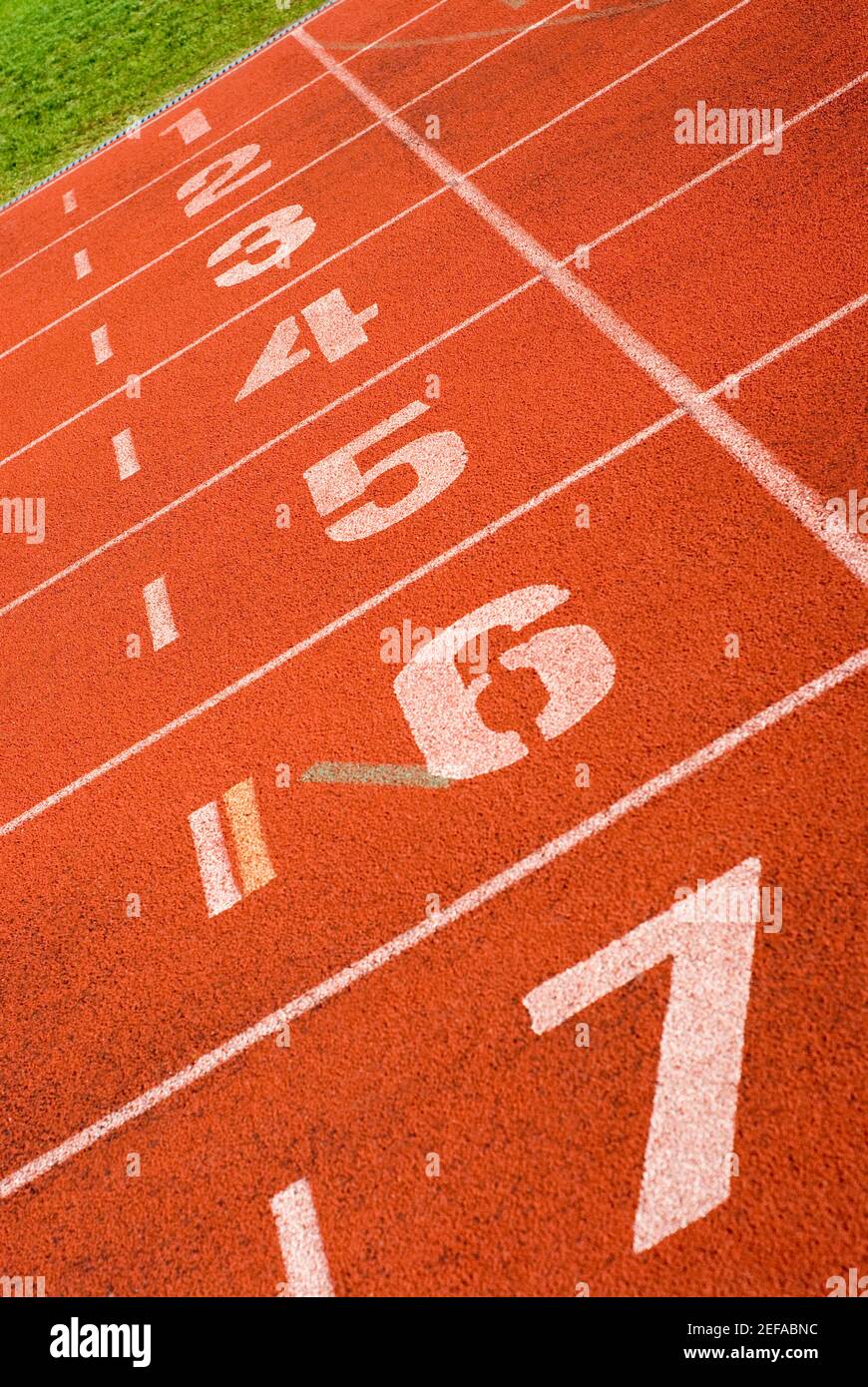Close-up di via i numeri su una via di corsa Foto Stock