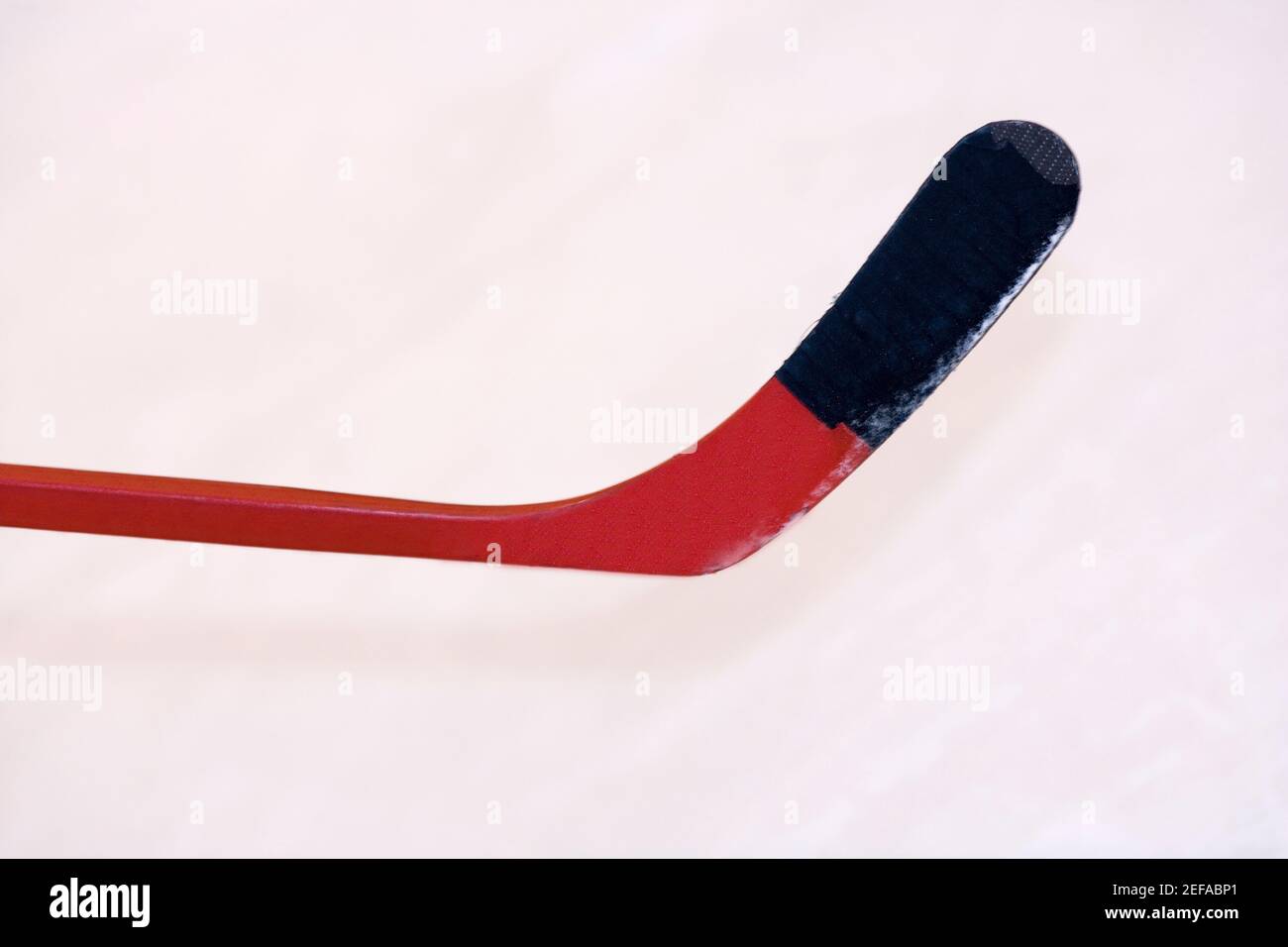 Primo piano di un bastone di hockey su ghiaccio Foto Stock