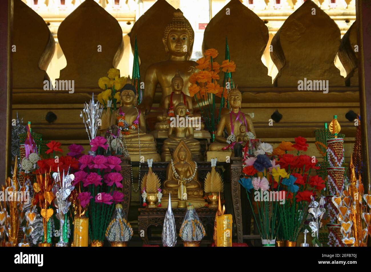 Statue di Buddha in un tempio, tempio buddista, che Luang, Vientiane, Laos Foto Stock