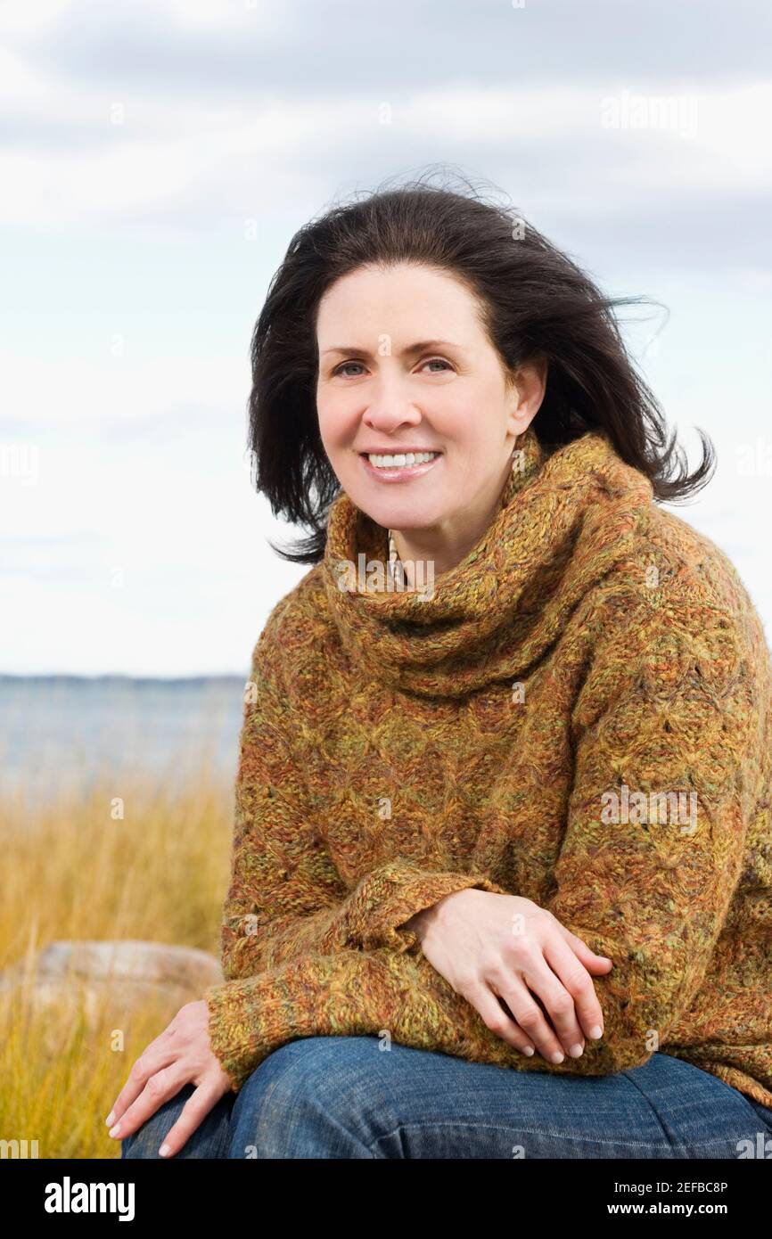 Ritratto di una donna matura sorridente Foto Stock