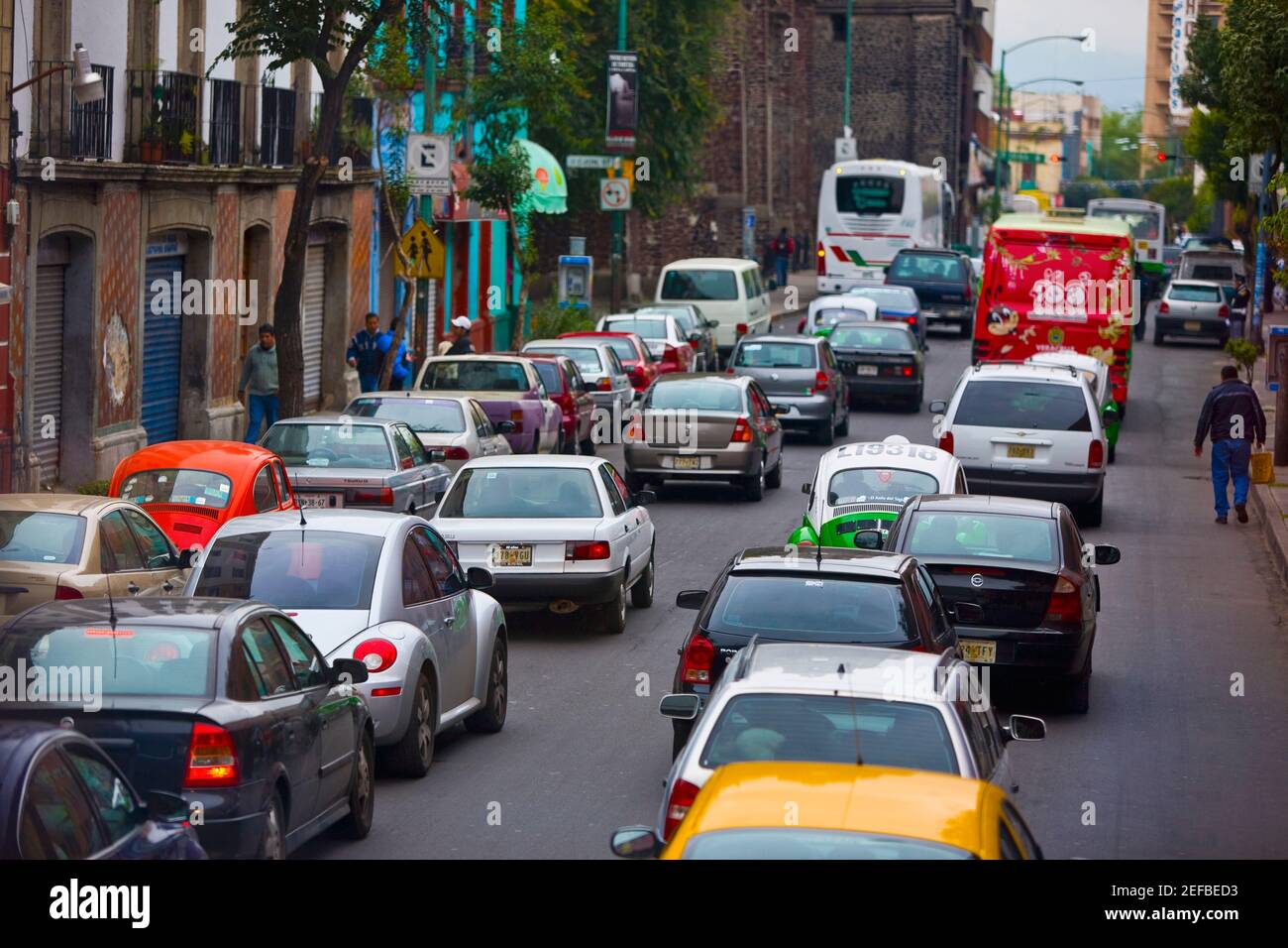 Ingorghi di traffico su una strada, Città del Messico, Messico Foto Stock