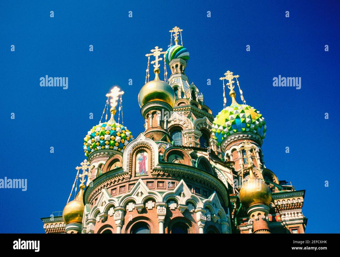 Vista in sezione alta di una chiesa, Chiesa della Risurrezione di Cristo, San Pietroburgo, Russia Foto Stock