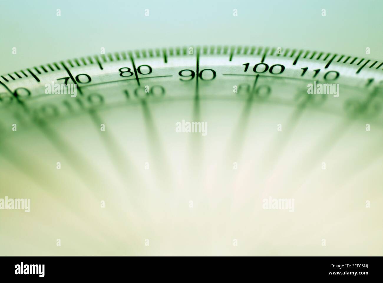 Primo piano dei numeri su un goniometro Foto Stock