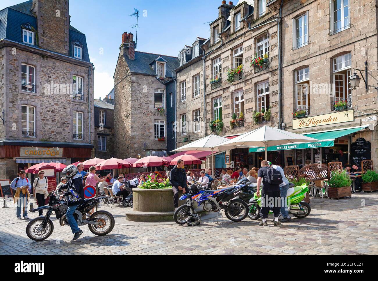 Dinan, Bretagne, Place des Cordeliers Place des cordeliers Foto Stock