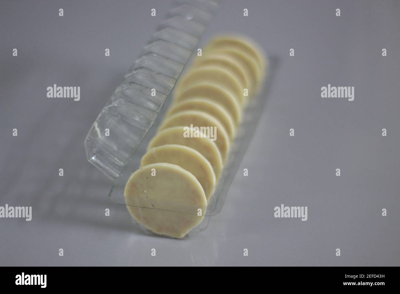 Primo piano di una fetta di biscotti bianchi. Foto Stock