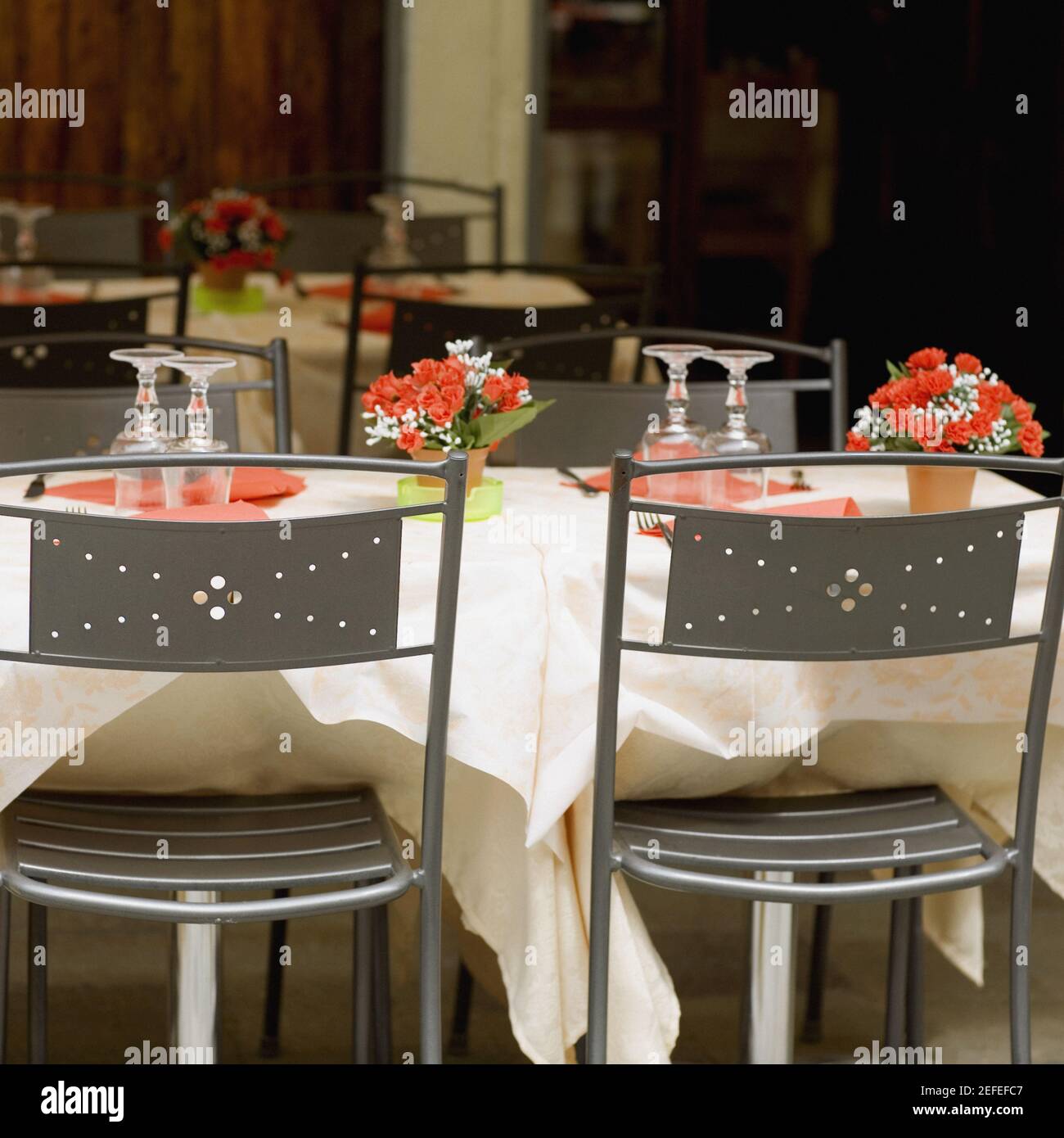 Posizionare l'impostazione sul tavolo Foto Stock