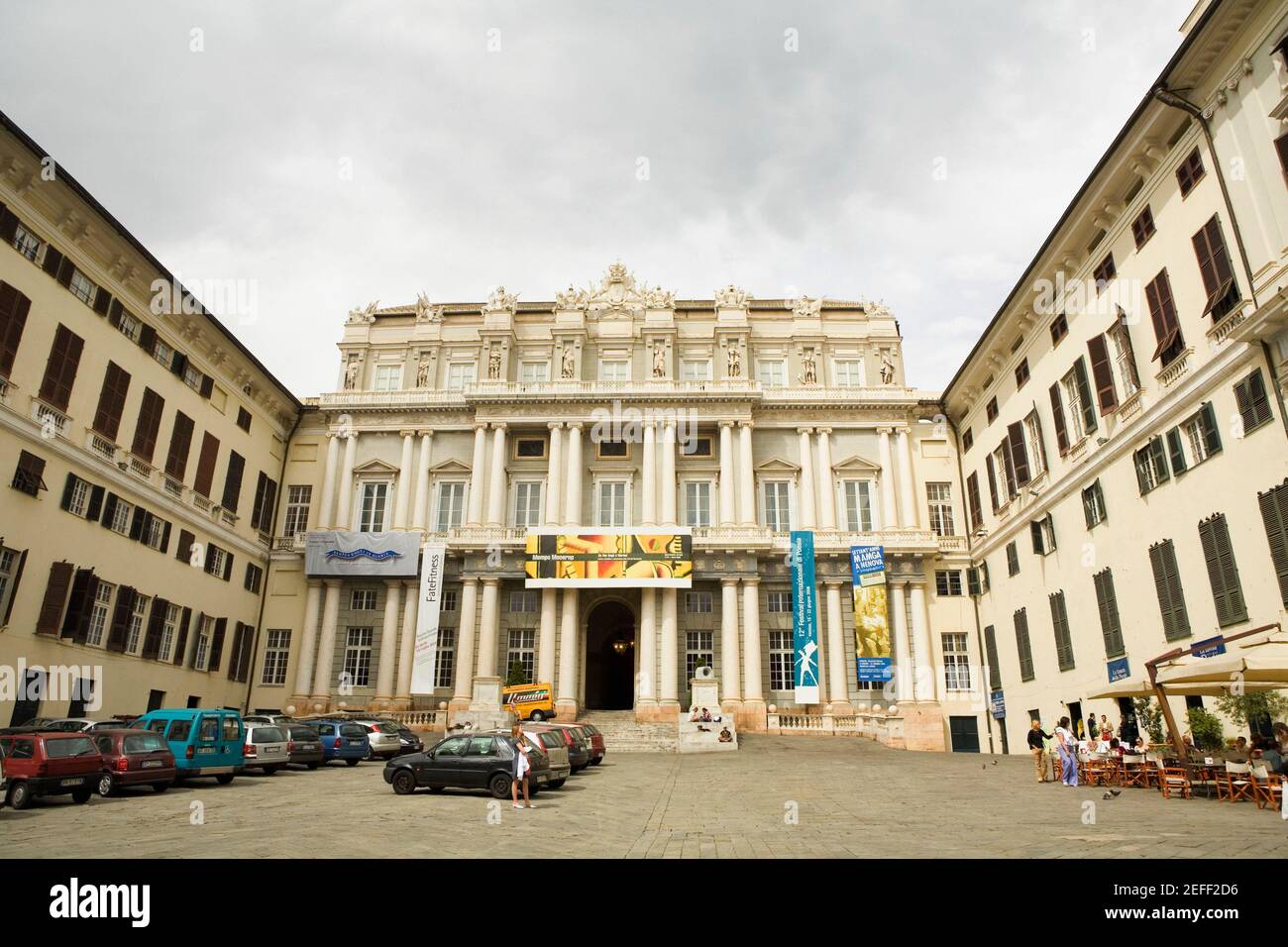 Facciata di un palazzo, Palazzo Ducale, Genova, Italia Foto Stock