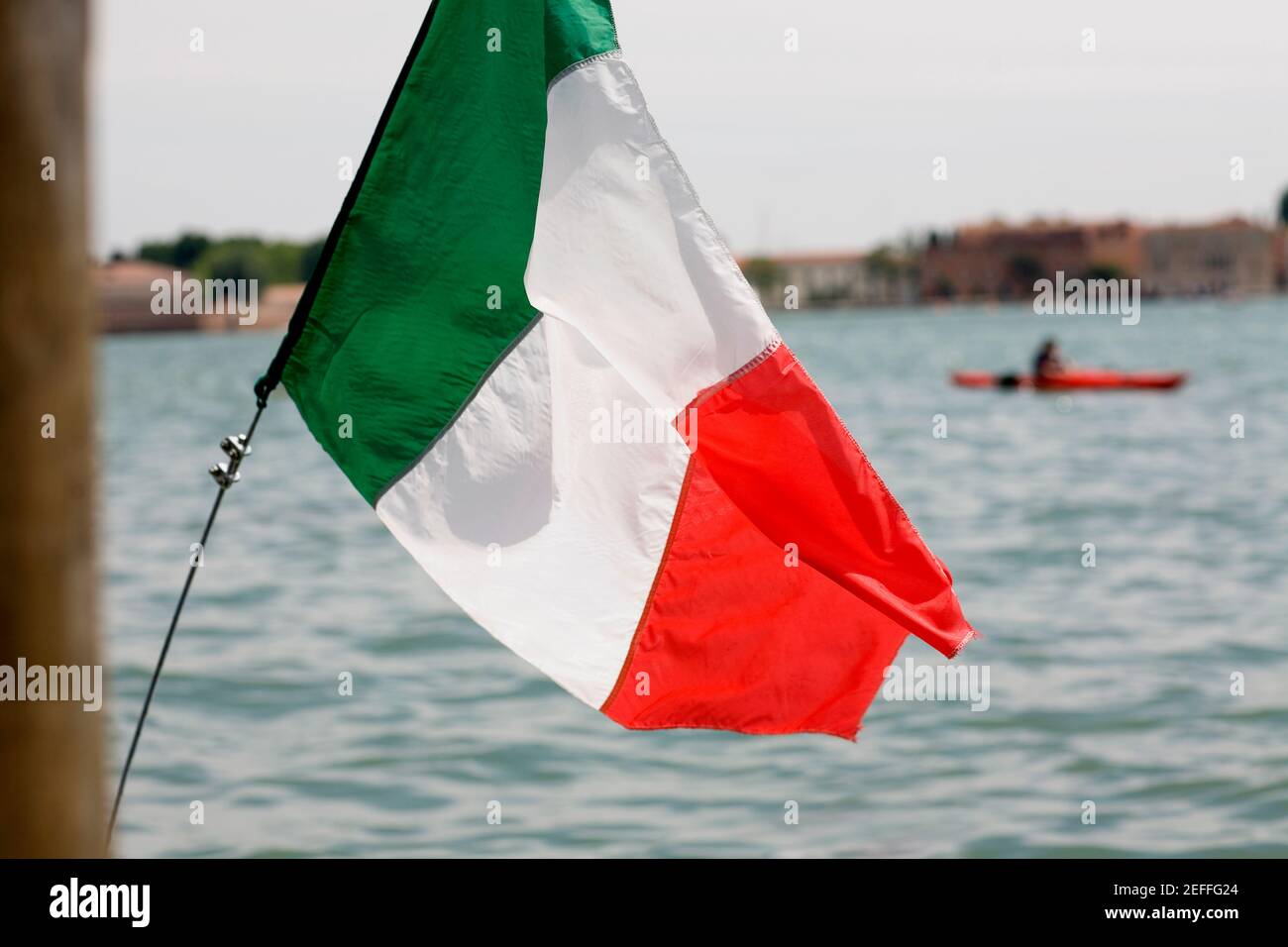 Primo piano di una bandiera italiana, Venezia, Veneto, Italia Foto Stock