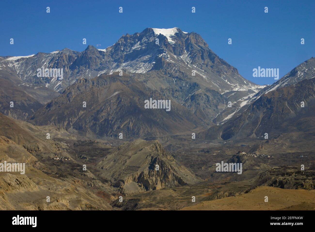 Vista panoramica sulle montagne, la catena montuosa dell'Annapurna, l'Himalaya, il Nepal Foto Stock