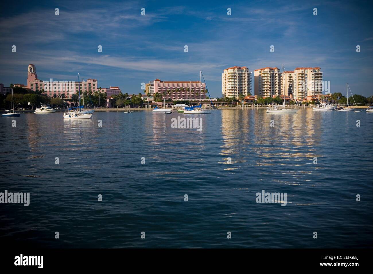 Edifici sul lungomare, San Pietroburgo, Florida, Stati Uniti Foto Stock