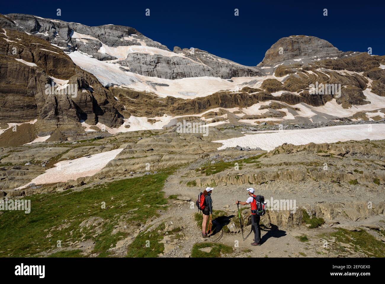 Balcón de Pineta sullo sfondo, la cima del Monte Perdido (Ordesa e Monte Perdido NP, Pirenei, Spagna) Foto Stock