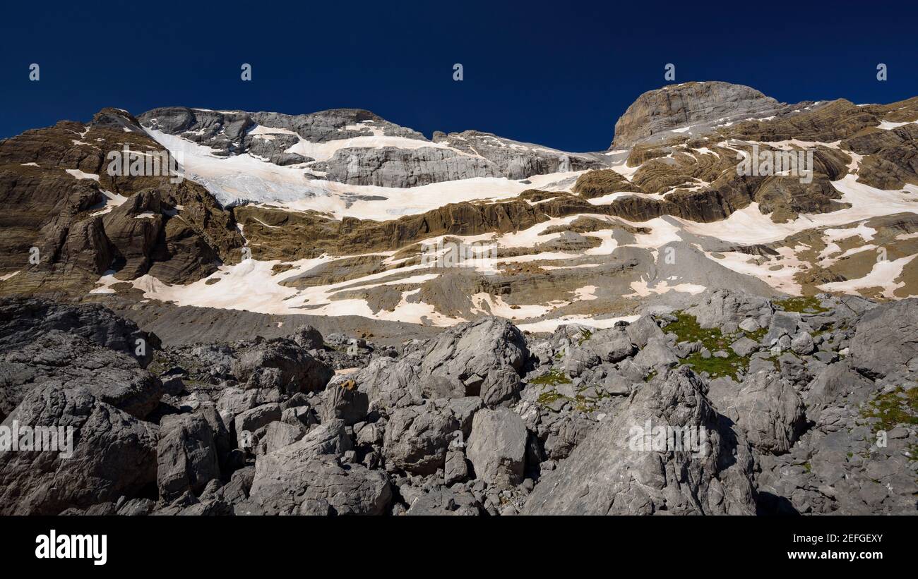 Balcón de Pineta sullo sfondo, la cima del Monte Perdido (Ordesa e Monte Perdido NP, Pirenei, Spagna) Foto Stock