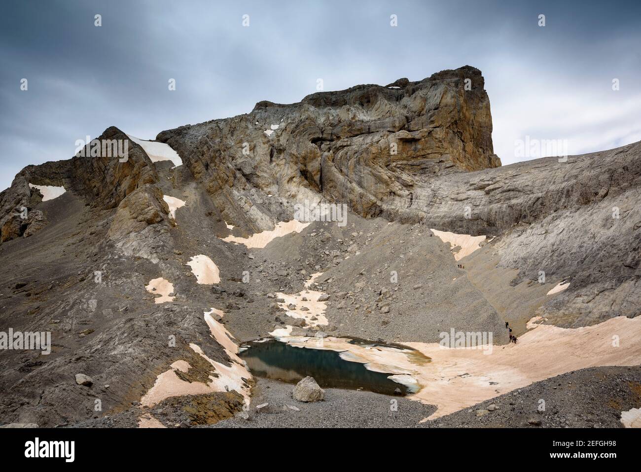 Cilindro de Marboré vista dal percorso verso la vetta del Monte Perdido (Ordesa y Monte Perdido NP, Pirenei, Spagna) Foto Stock