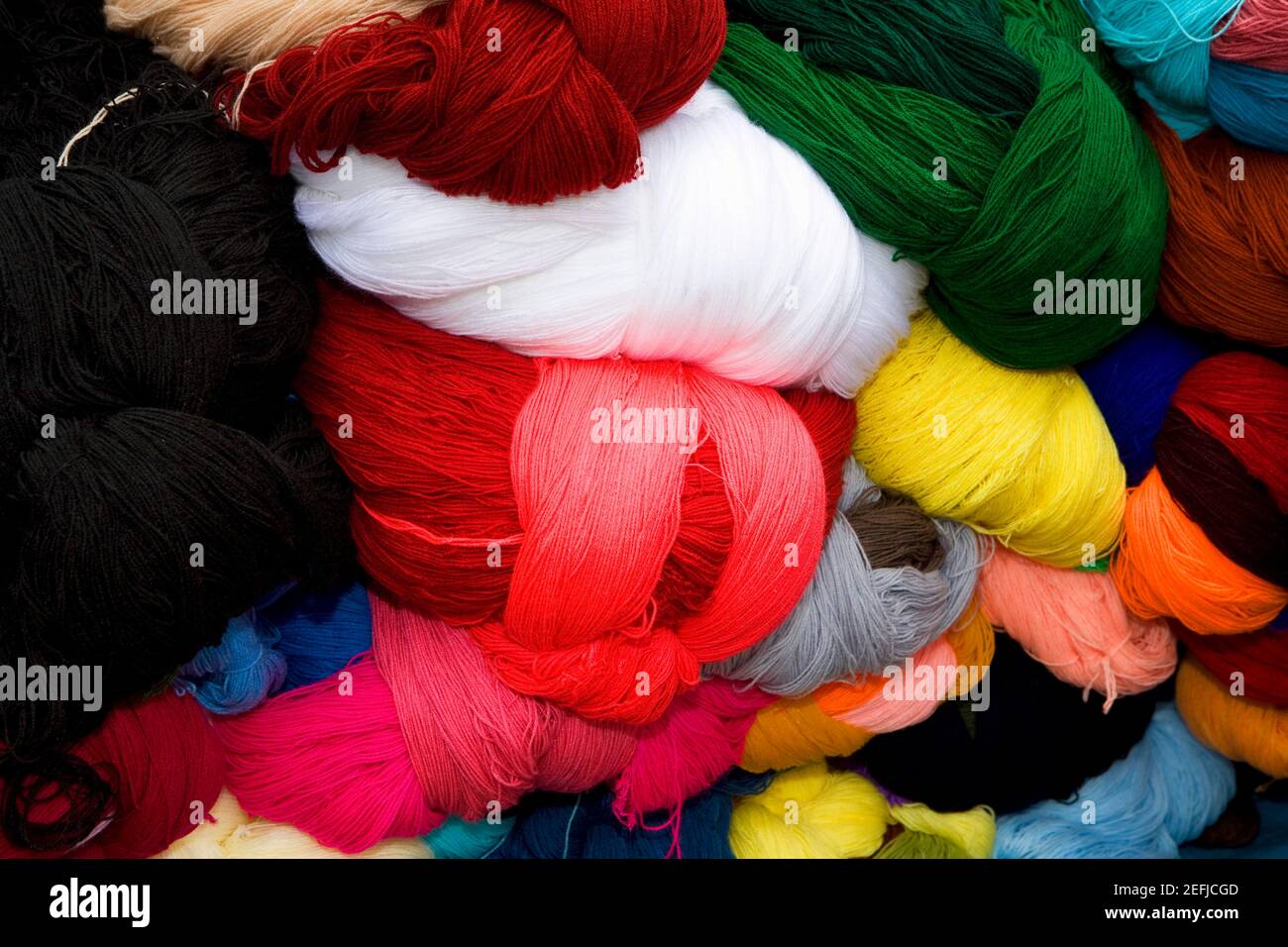 Primo piano di fasci di lana, Pisaq, Cuzco, Perù Foto Stock