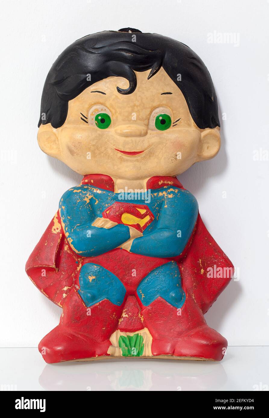 Bottiglia d'acqua calda a forma di Superman Foto Stock