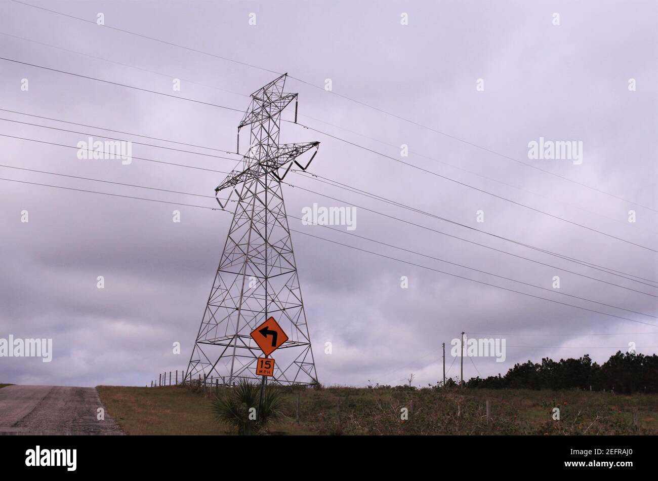 Torre di trasmissione nel nord della Florida Foto Stock