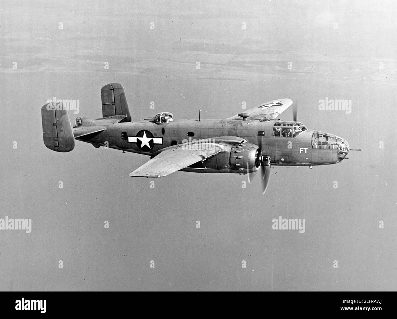 Un US Navy North American PBJ-1D Mitchell (Buno 35094) in volo vicino al Naval Air Test Center Patuxent River, Maryland USA, il 28 febbraio 1944 Foto Stock
