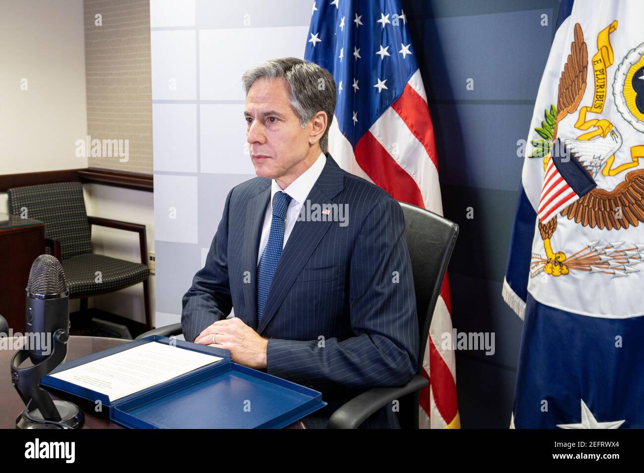Washington, Stati Uniti d'America. 17 Feb 2021. Il Segretario di Stato statunitense Antony Blinken commenta in modo virtuale il VTC del Consiglio di sicurezza delle Nazioni Unite sul mantenimento della pace e della sicurezza internazionale: Attuazione della risoluzione 2532, sulla cessazione delle ostilità nel contesto della pandemia COVID-19, dal Dipartimento di Stato Harry S. Truman Building 17 febbraio 2021 a Washington, DC. Credit: Planetpix/Alamy Live News Foto Stock