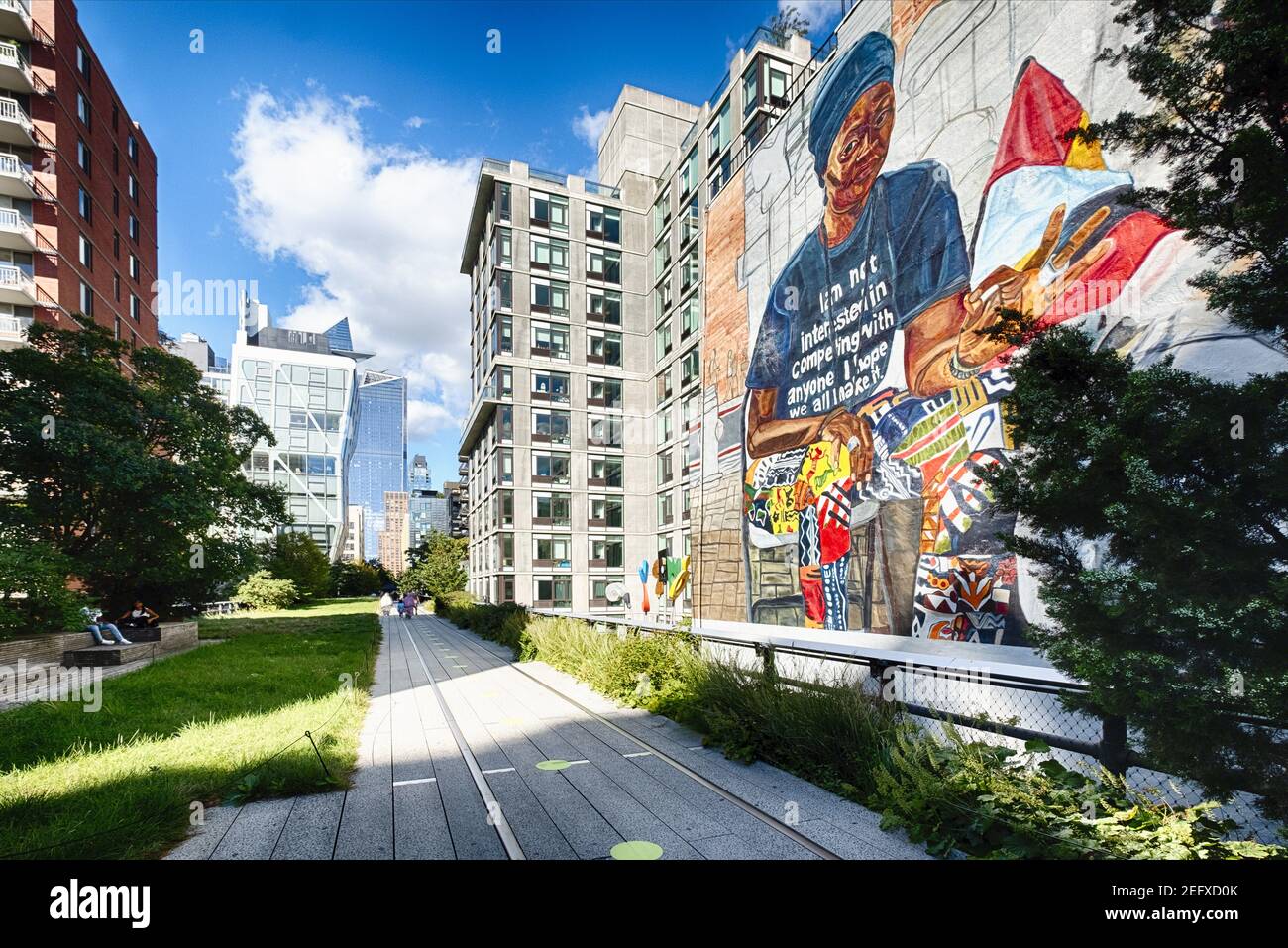 Sezione dell'High Line Park a 22nd Street con un Murale, Manhattan, New York City Foto Stock