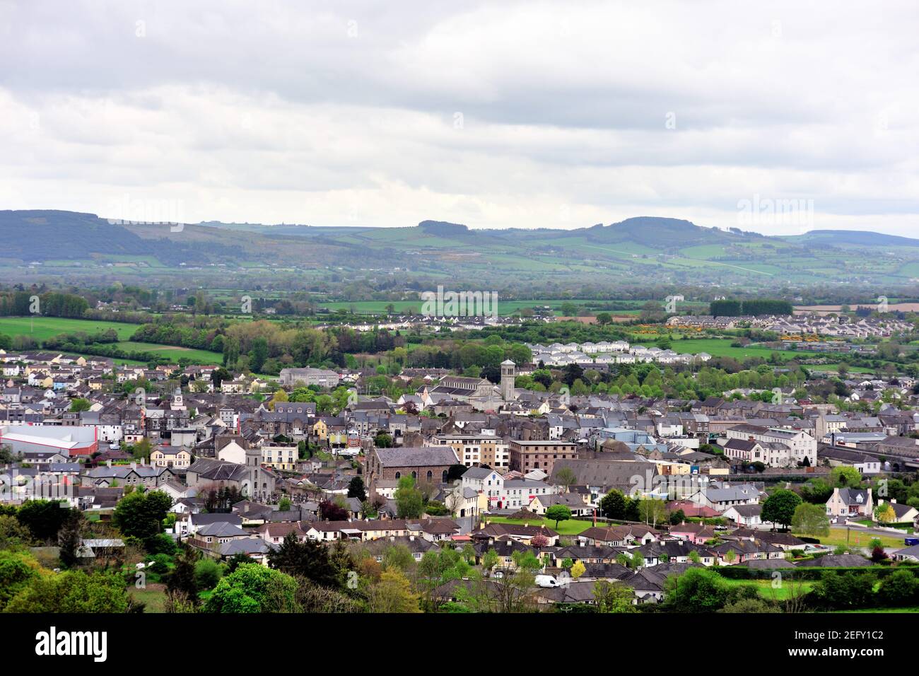 Carrick-on-Suir, County Tipperary, Irlanda. Una vista panoramica sulla città di Carrick-on-Suir. Foto Stock