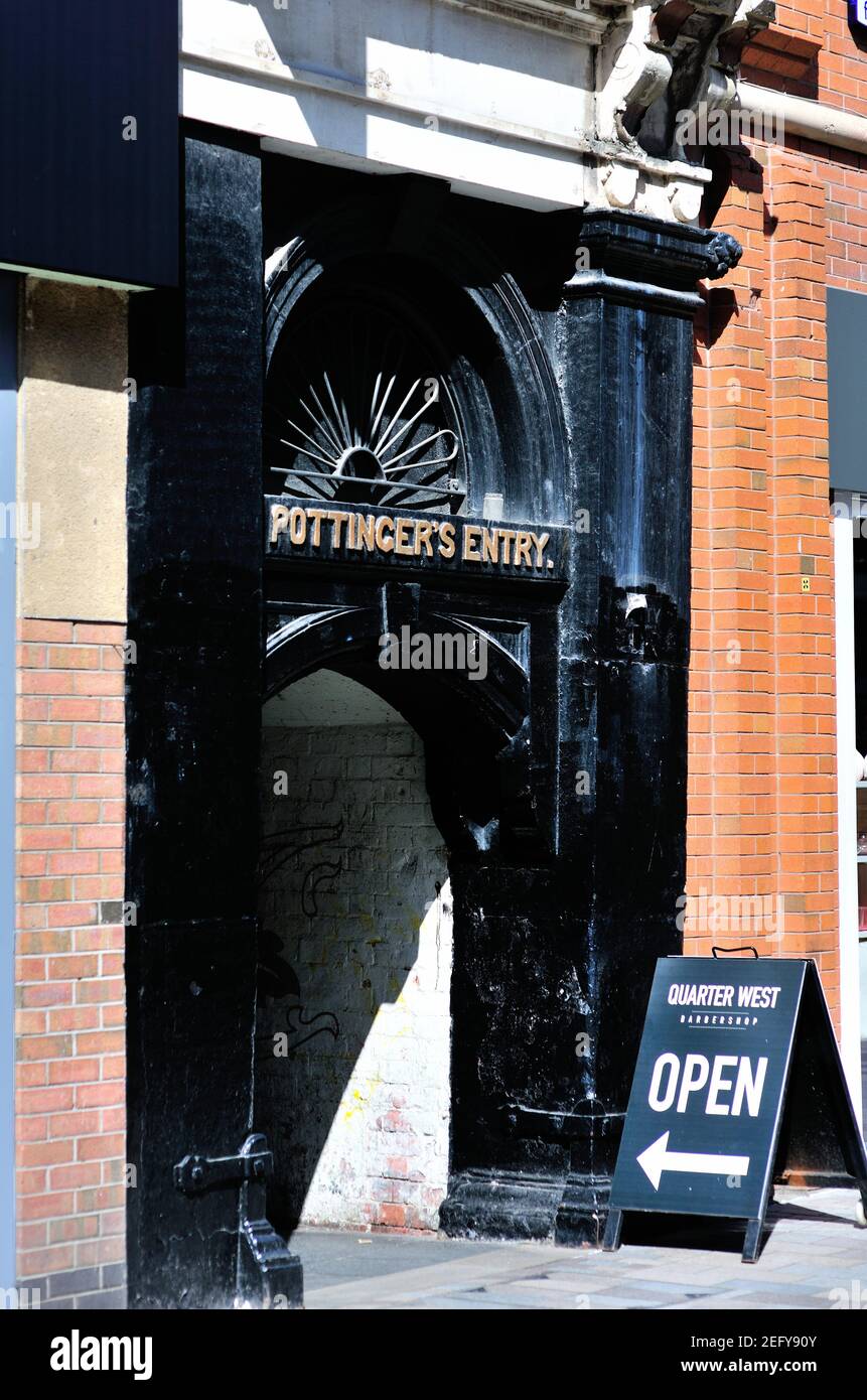 Belfast, Irlanda del Nord. Pottinger's Entry, una delle voci di Belfast nel campidoglio dell'Irlanda del Nord. Foto Stock