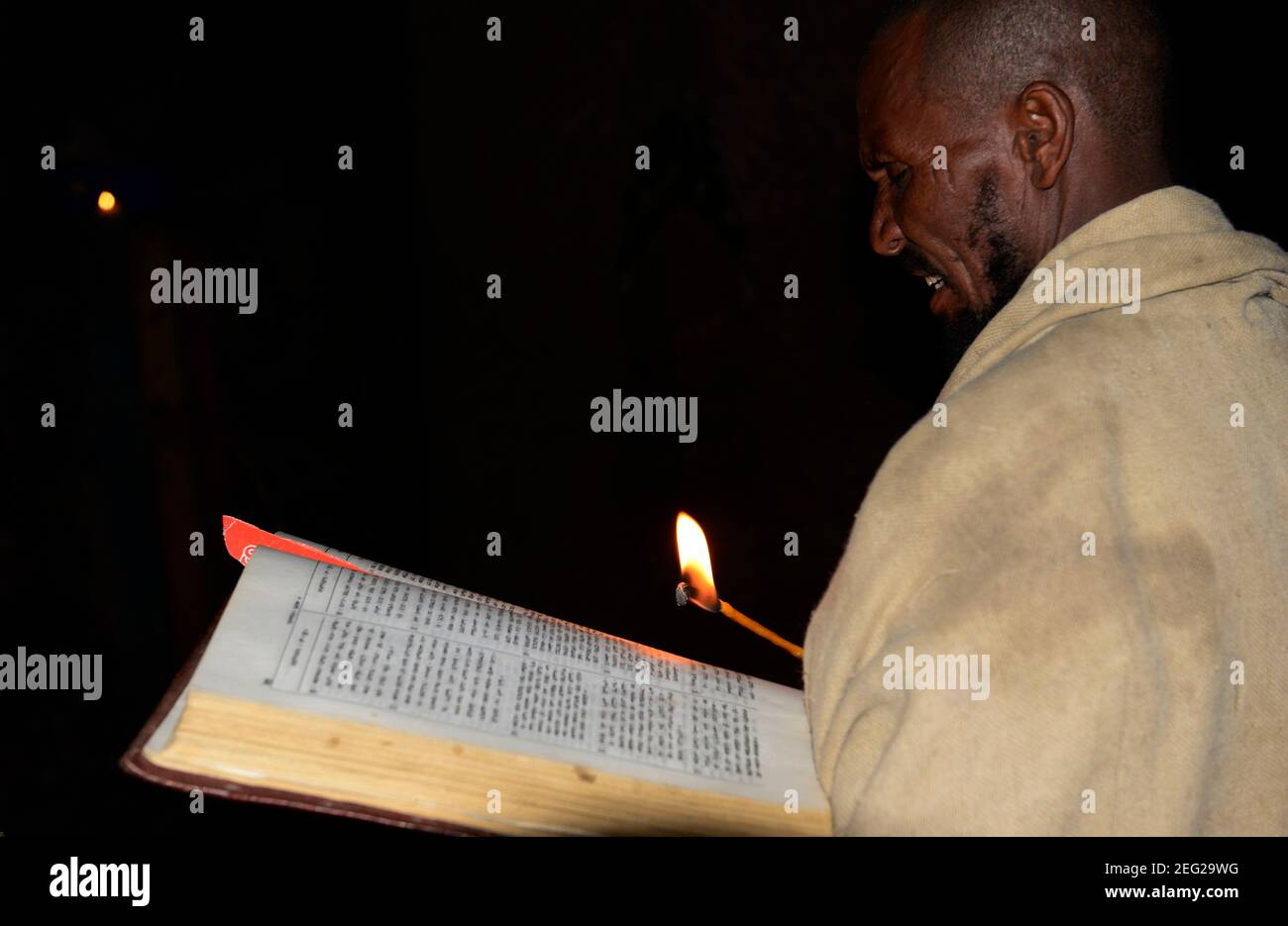 La chiesa scavata nella roccia di Medhane Alem Adi Kasho a Tigray, Etiopia. Foto Stock