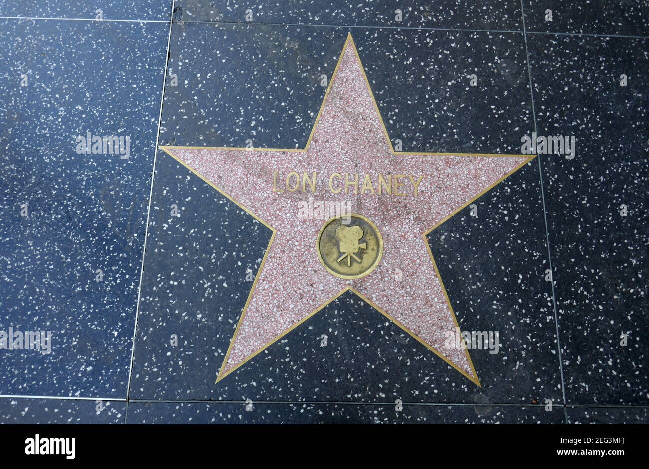 Hollywood, California, USA 17 febbraio 2021 una visione generale dell'atmosfera dell'attore Lon Chaney's Star sulla Hollywood Walk of Fame il 17 febbraio 2021 a Hollywood, California, USA. Foto di Barry King/Alamy Stock foto Foto Stock