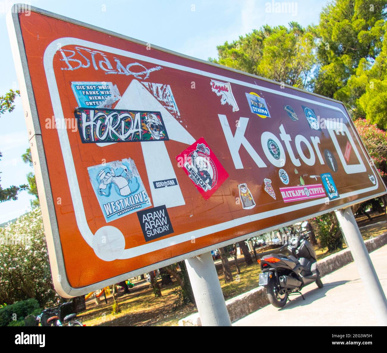Kator Котор Kotor è una città costiera del Montenegro. Golfo di Cattaro. Foto Phil Wilkinson / Alamy Foto Stock