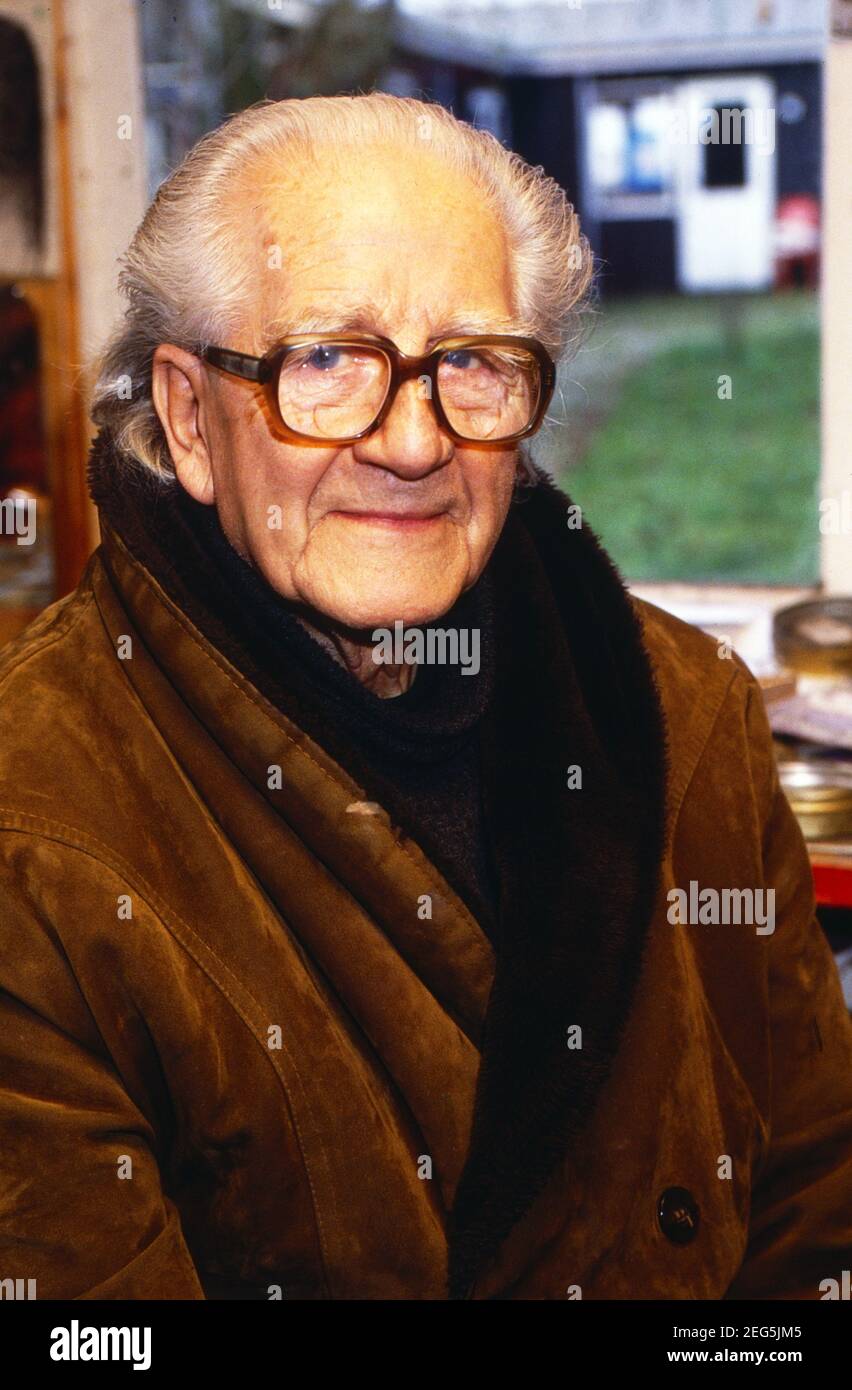 Der Vater von Kiem van Houweninge, Niederländischer Drehbuchautor und Schauspieler, zuhause in Vlaardingen, Niederlande um 1998. Foto Stock