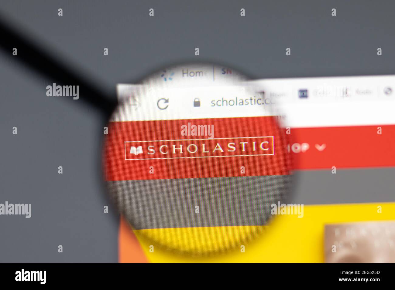 New York, USA - 15 Febbraio 2021: Sito scolastico in browser con logo aziendale, editoriale illustrativo Foto Stock